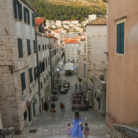 Vlaho Gostinjska kuća 3*